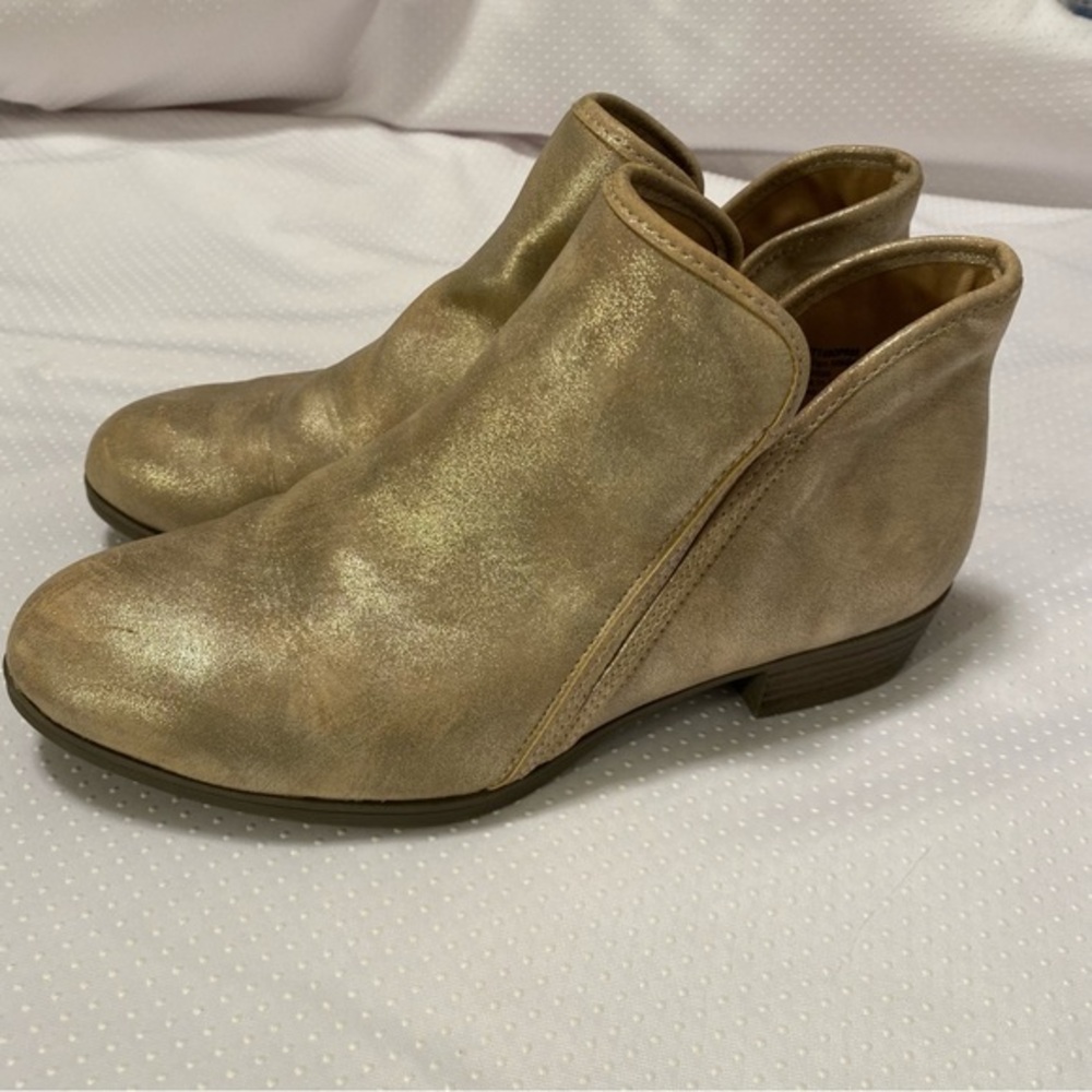 Time And Tru Shoes Boots Booties Women’s Size 7.5‎ Wide Side Zip Gold